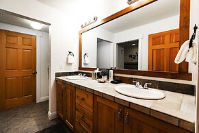 Town Pointe A104 3 Bedroom Condo by Redawning