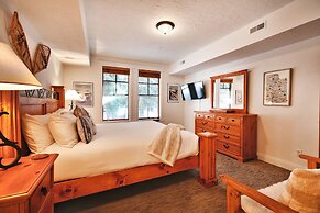 Town Pointe A104 3 Bedroom Condo by Redawning