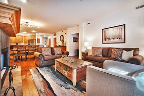 Town Pointe A104 3 Bedroom Condo by Redawning