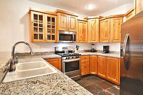 Town Pointe A104 3 Bedroom Condo by Redawning