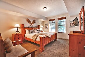 Town Pointe A104 3 Bedroom Condo by Redawning