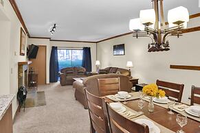 Park Station 214-1 1 Bedroom Condo by RedAwning