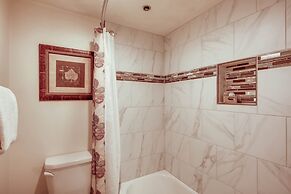 Park Station 214-1 1 Bedroom Condo by RedAwning