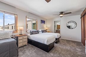 Snow Flower 079 2 Bedroom Condo by RedAwning