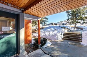 Snow Flower 079 2 Bedroom Condo by RedAwning