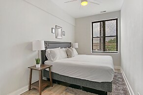 3BR Apt in Logan Square near Highlights