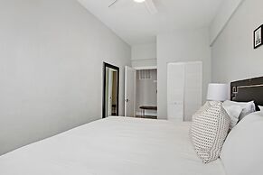 3BR Apt in Logan Square near Highlights