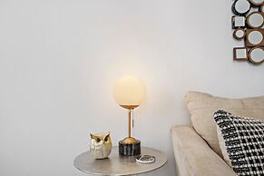 3BR Apt in Logan Square near Highlights