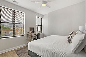 3BR Apt in Logan Square near Highlights