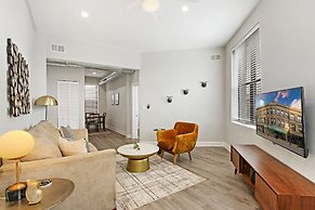 3BR Apt in Logan Square near Highlights