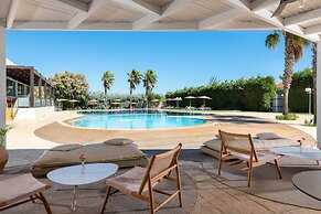 AFANDOU BAY SUITES HOTEL