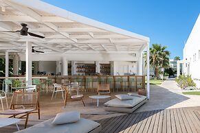 AFANDOU BAY SUITES HOTEL