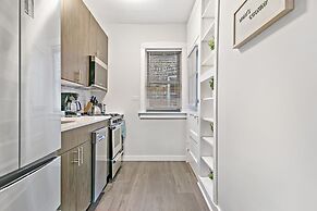 Relax & Retreat 1BR Lincoln Square Apt