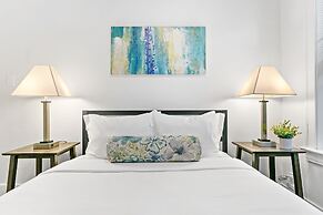 Relax & Retreat 1BR Lincoln Square Apt