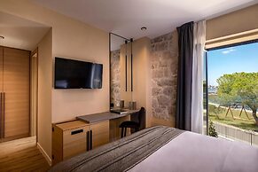 DUNATOVI DVORI Heritage Hotel