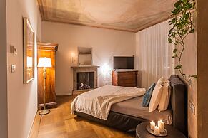 Rovelli 41 in Como With 2 Bedrooms and 3 Bathrooms