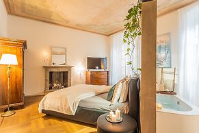 Rovelli 41 in Como With 2 Bedrooms and 3 Bathrooms