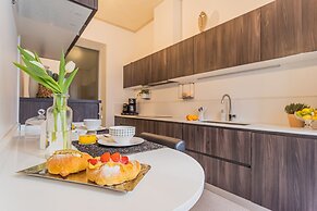 Rovelli 41 in Como With 2 Bedrooms and 3 Bathrooms
