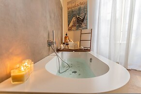 Rovelli 41 in Como With 2 Bedrooms and 3 Bathrooms