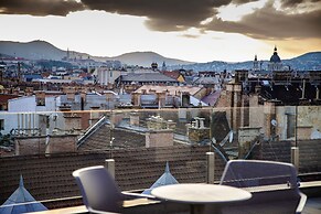 The Amberlyn Suite Hotel