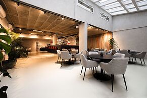 The Amberlyn Suite Hotel