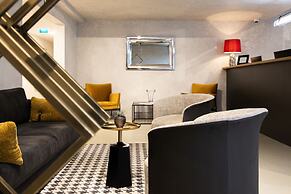 The Amberlyn Suite Hotel