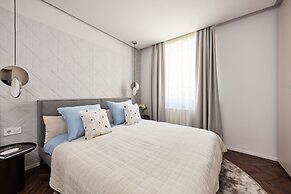 The Amberlyn Suite Hotel