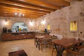 Cappadocia Secret Hill Cave Suites