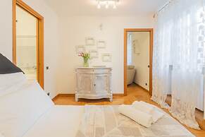 Volta Apartment in Como