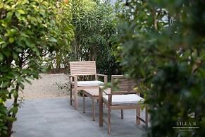 Villa B