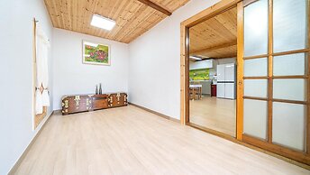 Gangneung Ggabinejip Hanok Pension