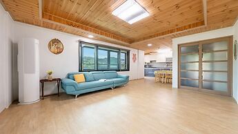 Gangneung Ggabinejip Hanok Pension