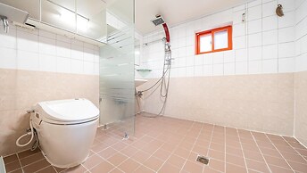 Gangneung Ggabinejip Hanok Pension