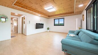 Gangneung Ggabinejip Hanok Pension