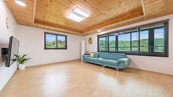 Gangneung Ggabinejip Hanok Pension