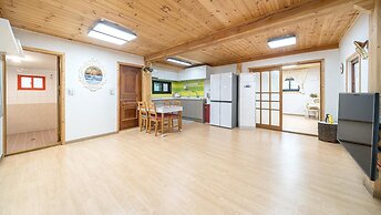 Gangneung Ggabinejip Hanok Pension