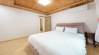 Gangneung Ggabinejip Hanok Pension