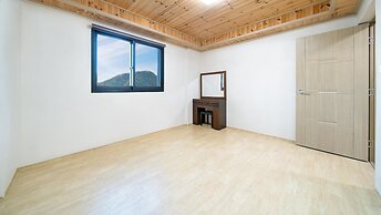 Gangneung Ggabinejip Hanok Pension