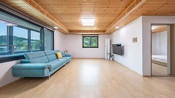 Gangneung Ggabinejip Hanok Pension