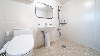 Gangneung Ggabinejip Hanok Pension