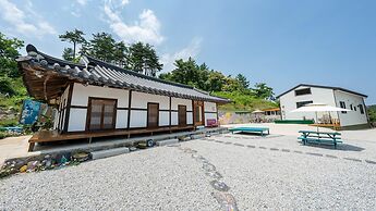 Gangneung Ggabinejip Hanok Pension