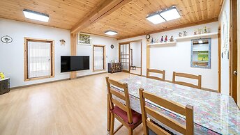 Gangneung Ggabinejip Hanok Pension