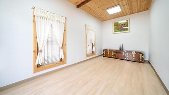 Gangneung Ggabinejip Hanok Pension