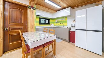 Gangneung Ggabinejip Hanok Pension