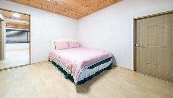 Gangneung Ggabinejip Hanok Pension