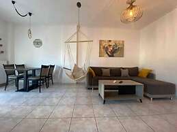 Well Designed 2 Bdr Apartment