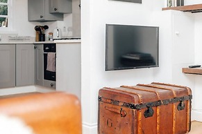 Chalk House - Pet Friendly - From 125 Per Night