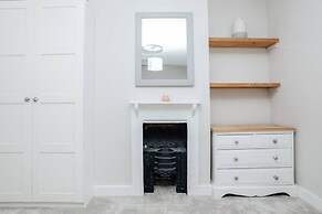 Chalk House - Pet Friendly - From 125 Per Night