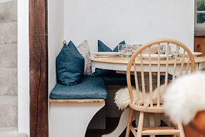 Chalk House - Pet Friendly - From 125 Per Night