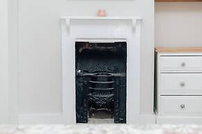 Chalk House - Pet Friendly - From 125 Per Night